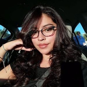 Meet your Posher, Valeria